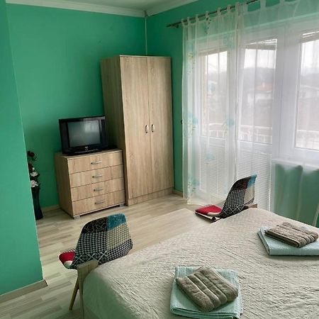 Guesthouse Petrovic 威尔帕扎 外观 照片